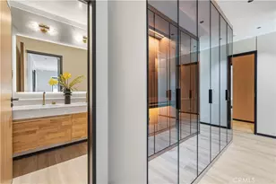 18057 Medley Dr, Encino, CA 91316 - Photo 24