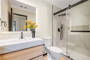 18057 Medley Dr, Encino, CA 91316 - Photo 50