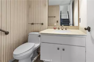 1719 Rogers Pl, Burbank, CA 91504 - Photo 20