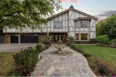 24923 Highspring, Newhall, CA 91321 - Photo 2