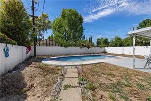 8353 Chimineas, Northridge, CA 91325 - Photo 38