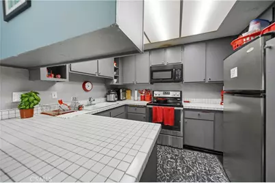 18316 Hatteras Street #26, Tarzana, CA 91356 - Photo 8