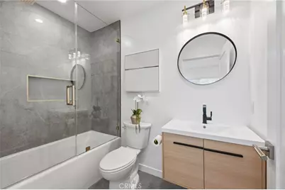 17420 Collins Street, Encino, CA 91316 - Photo 24