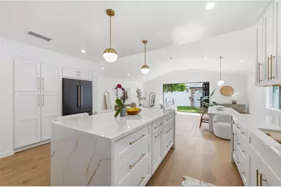 17420 Collins Street, Encino, CA 91316 - Photo 10