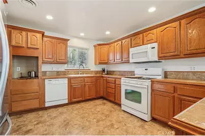 5209 W Avenue M8, Lancaster, CA 93536 - Photo 8