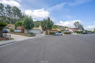 27440 Annette Jo Cir, Saugus, CA 91350 - Photo 28