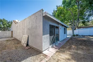27440 Annette Jo Cir, Saugus, CA 91350 - Photo 22