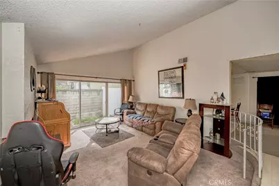 27440 Annette Jo Circle, Saugus, CA 91350 - Photo 4