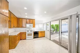 27440 Annette Jo Cir, Saugus, CA 91350 - Photo 8