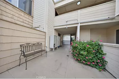 9950 Jordan Avenue #10, Chatsworth, CA 91311 - Photo 2