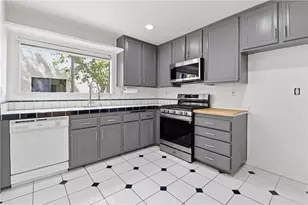 6121 Shoup Ave, Woodland Hills, CA 91367 - Photo 16