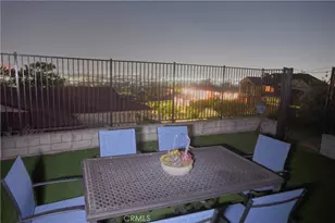 924 Irving Dr, Burbank, CA 91504 - Photo 8