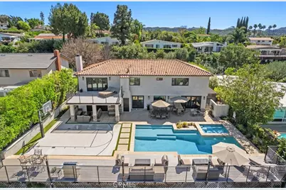 22717 De Kalb Drive, Calabasas, CA 91302 - Photo 2