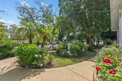 11337 Hayvenhurst, Granada Hills, CA 91344 - Photo 8
