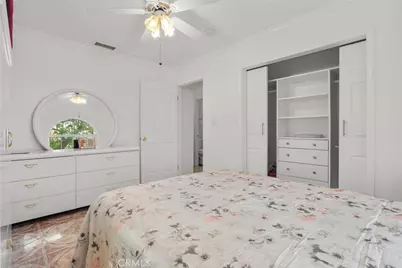 11337 Hayvenhurst, Granada Hills, CA 91344 - Photo 40