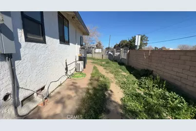 1866 E Avenue Q11, Palmdale, CA 93550 - Photo 6