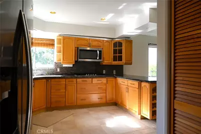 15511 Woodcrest Drive, Sherman Oaks, CA 91403 - Photo 14