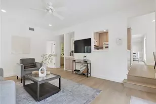 22649 Town Crier Rd, Calabasas, CA 91302 - Photo 24