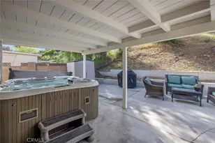 28137 Oaklar Dr, Saugus, CA 91350 - Photo 30
