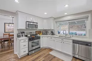 28137 Oaklar Dr, Saugus, CA 91350 - Photo 4