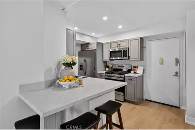 5550 Owensmouth #123, Woodland Hills, CA 91367 - Photo 2