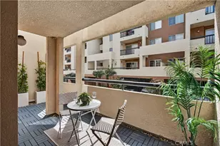 5550 Owensmouth, Woodland Hills, CA 91367 - Photo 28