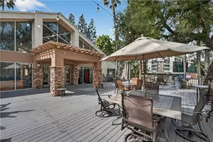 5550 Owensmouth, Woodland Hills, CA 91367 - Photo 38