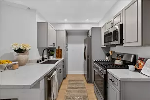 5550 Owensmouth, Woodland Hills, CA 91367 - Photo 1