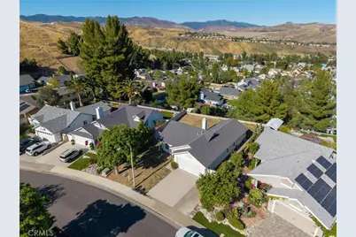 31918 Gelding, Castaic, CA 91384 - Photo 2