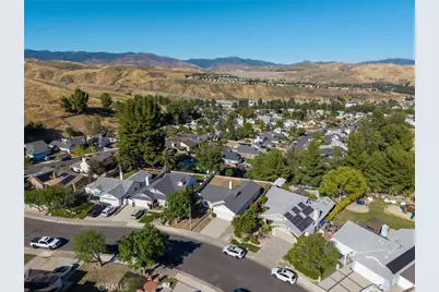 31918 Gelding, Castaic, CA 91384 - Photo 4