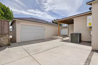 906 W Poplar Street, Compton, CA 90220 - Photo 24