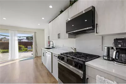 9846 Monogram Ave, Northridge, CA 91343 - Photo 12