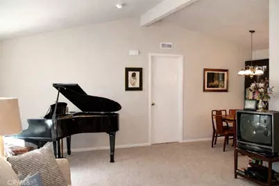 4201 Topanga Canyon Boulevard #21, Woodland Hills, CA 91364 - Photo 2