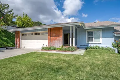26333 Long Oak Drive, Newhall, CA 91321 - Photo 2