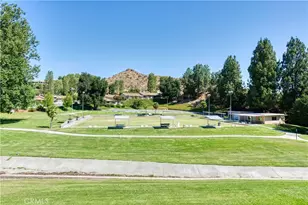 26333 Long Oak Dr, Newhall, CA 91321 - Photo 28