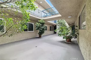 14560 Clark St, Sherman Oaks, CA 91411 - Photo 2