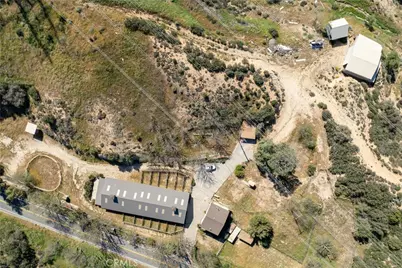 42135 San Francisquito Canyon Rd, Lake Hughes, CA 93532 - Photo 30