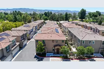 1752 Heywood #A, Simi Valley, CA 93065 - Photo 2