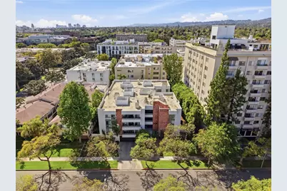 429 N Oakhurst Drive #301, Beverly Hills, CA 90210 - Photo 28
