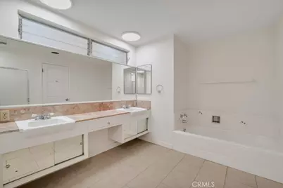 4809 Queen Victoria Road, Woodland Hills, CA 91364 - Photo 22