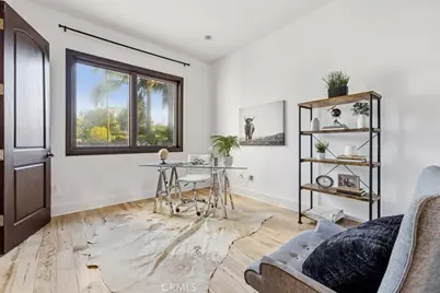 22953 Oxnard Street, Woodland Hills, CA 91367 - Photo 24