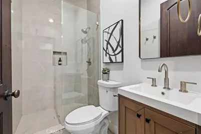 22953 Oxnard Street, Woodland Hills, CA 91367 - Photo 20