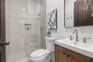 22953 Oxnard St, Woodland Hills, CA 91367 - Photo 20
