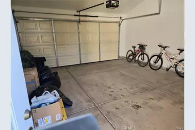 1484 N Clybourn Avenue, Burbank, CA 91505 - Photo 14