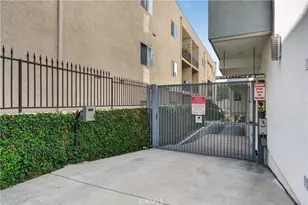 11912 Laurelwood Dr, Studio City, CA 91604 - Photo 40