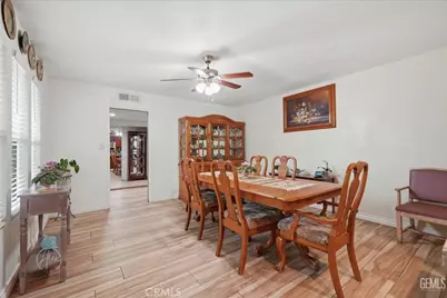 253 E McKee, Bakersfield, CA 93307 - Photo 14