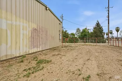 253 E McKee, Bakersfield, CA 93307 - Photo 32