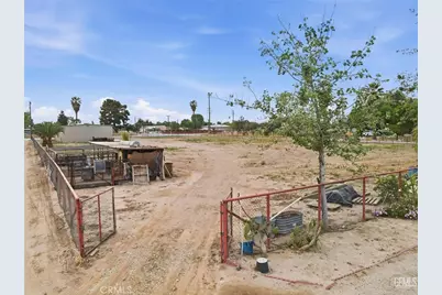 253 E McKee, Bakersfield, CA 93307 - Photo 26