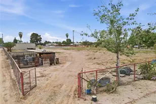 253 E McKee, Bakersfield, CA 93307 - Photo 26