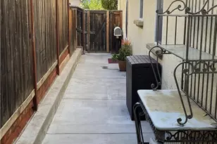 8501 Browns Creek, Canoga Park, CA 91304 - Photo 20